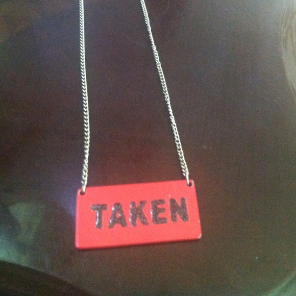 Taken/single necklace