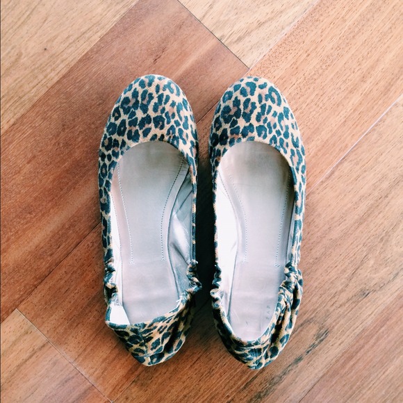 BCBG Leopard Flats
