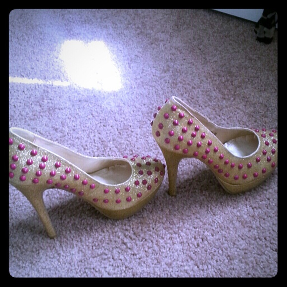 Pink studded golden glitter pumps - Picture 1 of 3