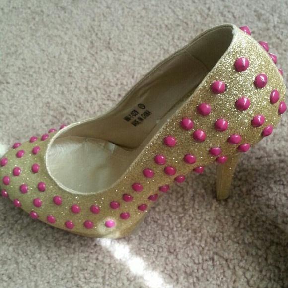 Pink studded golden glitter pumps - Picture 3 of 3