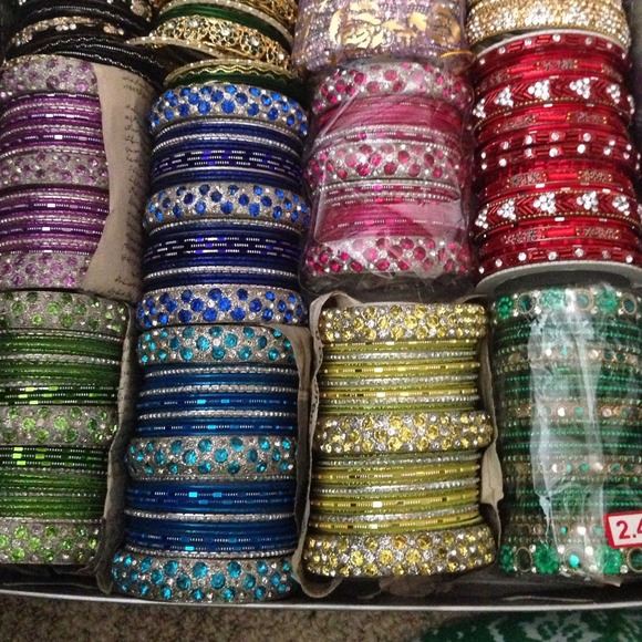 Bangles!!!! 8 different pairs - Picture 1 of 4