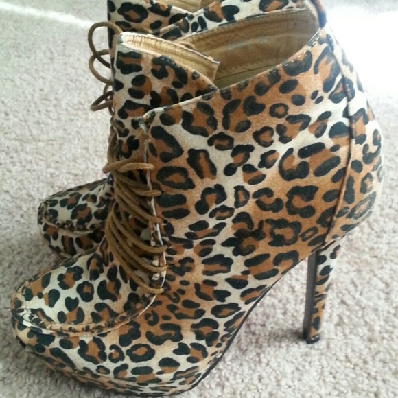 Leopard boots - Picture 2 of 3