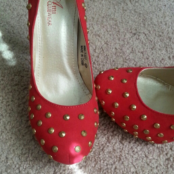 Red Golden Studded Heels - Picture 3 of 3