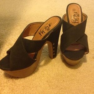 Black Nicky's shoes platform heels