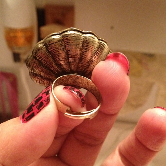 Beautiful vintage shell ring ( Adjustable ) - Picture 4 of 4