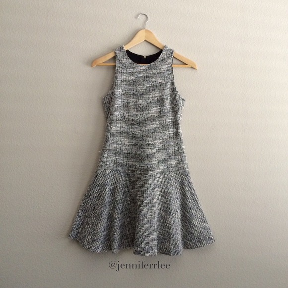 🎉12x HP🎉 BR Textured Drop Waist Dress - Picture 3 of 4