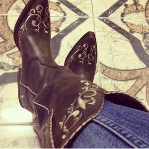 ❌SOLD❌Durango crush western boots