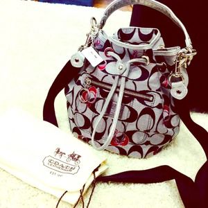 Authentic Coach Poppy Cinch