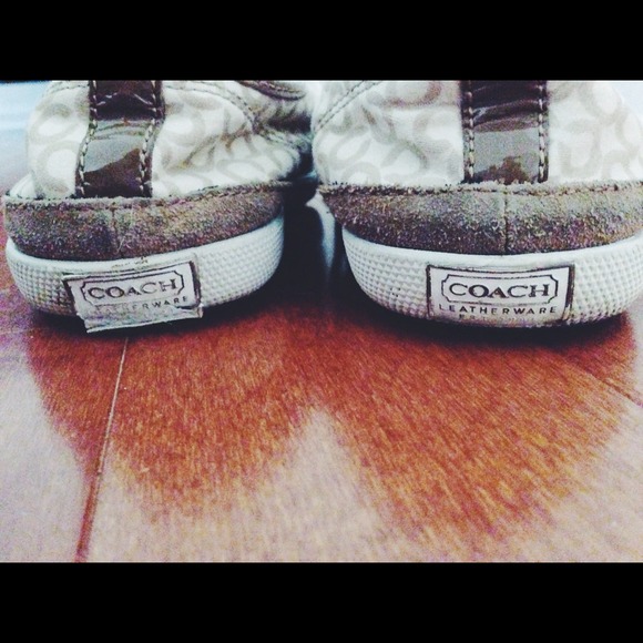 • Coach Brown Shoes • - Picture 3 of 4