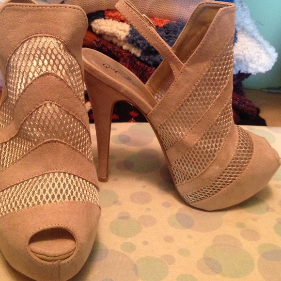 New beige suede heels