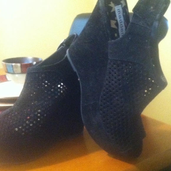 Madden girl peep toe suede wedges