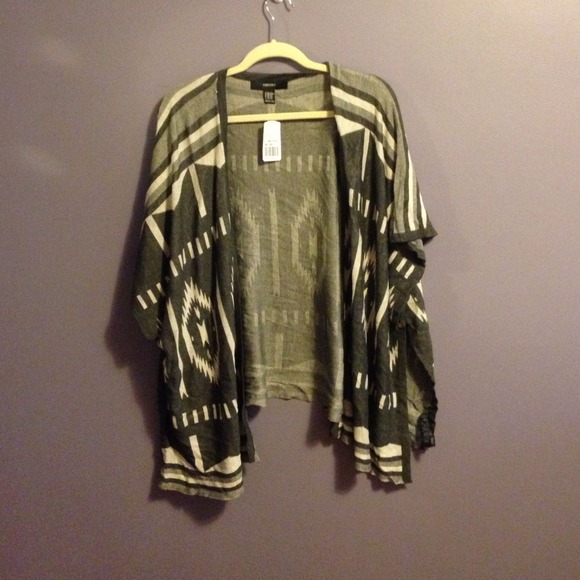 Tribal gray and white poncho