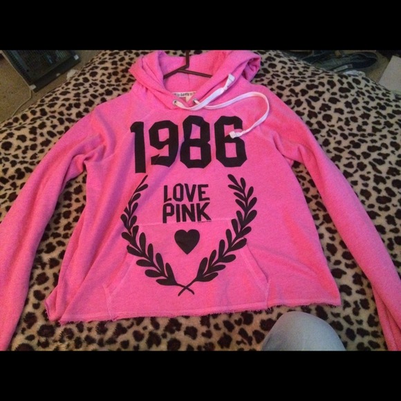 VS pink hoodie