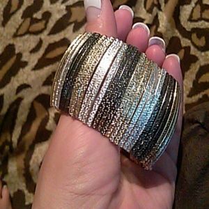 Stretch bracelet NWOT