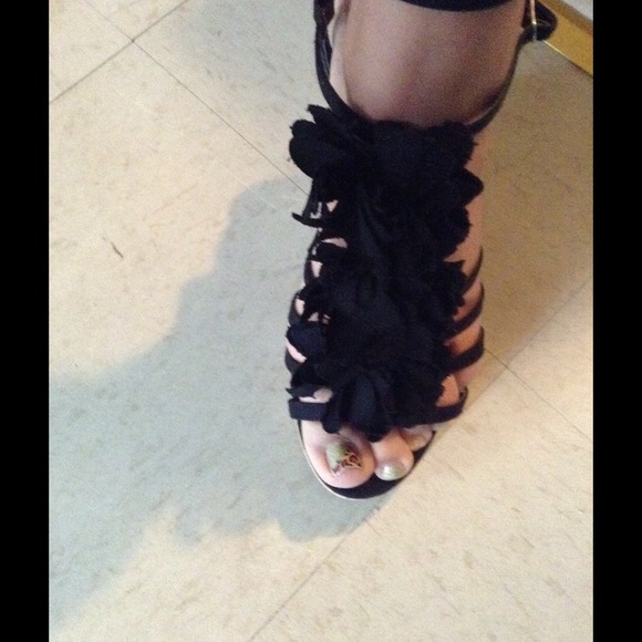 Black sandals - Picture 3 of 3