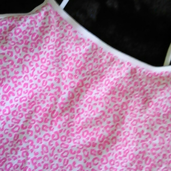 Tanktops - Picture 2 of 3
