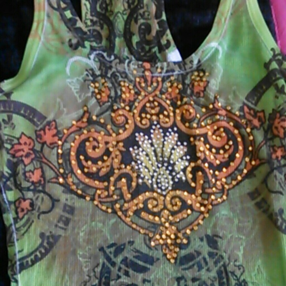 Tanktops - Picture 3 of 3