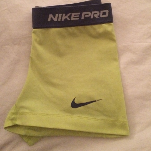 Neon Lime green Nike Pro Combat shorts - Picture 2 of 2