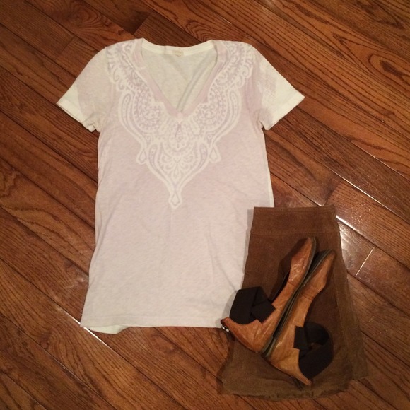 J. Crew White & Lavender V-Neck - Picture 1 of 4