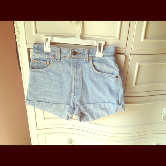 High Waisted Levi Shorts