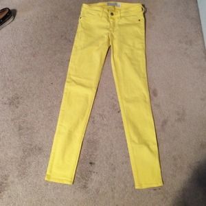 Yellow Abercrombie and Fitch skinny jeans