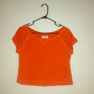 Hollister cropped tee