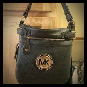 Michael kors purse/crossbody