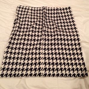 BUNDLE FOR TRACY! Size 8 black and white skirt
