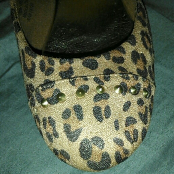 Leopard Cheetah Ballet Flatts - Picture 2 of 4