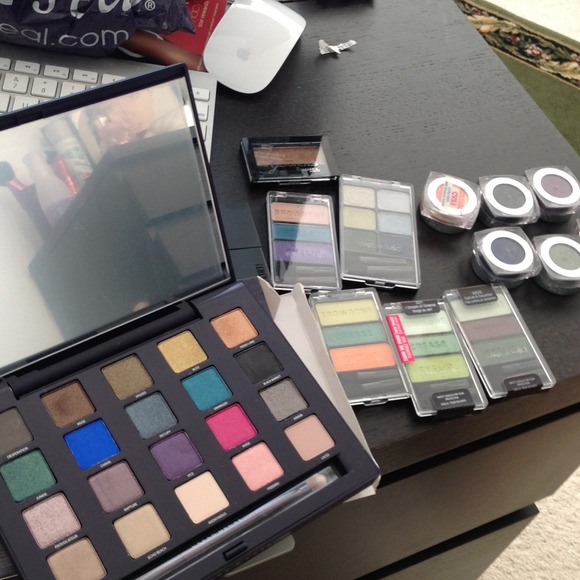 Make up! Eyeshadow! - Picture 3 of 3