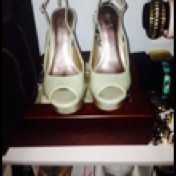 Slingback - Picture 2 of 2
