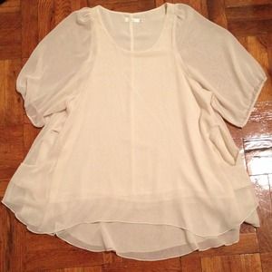 Whimsical Millau cream summer dress 🌸🌺