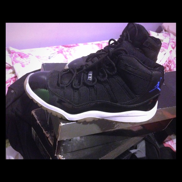 Space jams size 3 big kids
