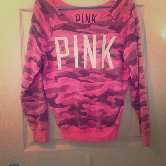 PINK camo long sleeve 💗🎀
