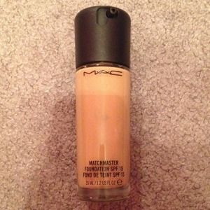 Reduced price!! Mac match master foundation SPF 15