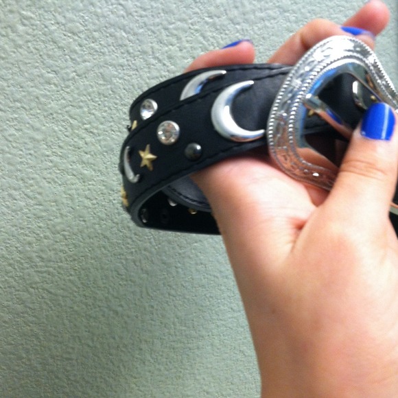 Assorted belts - Picture 2 of 4