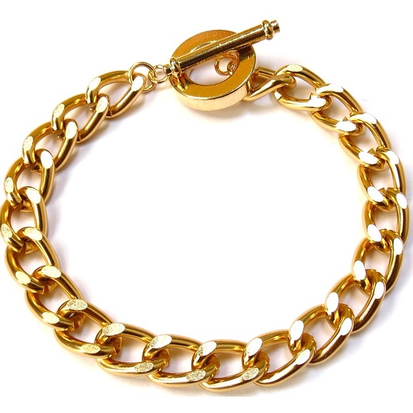 Hold New Featherweight chain bracelet comes with pouch.
