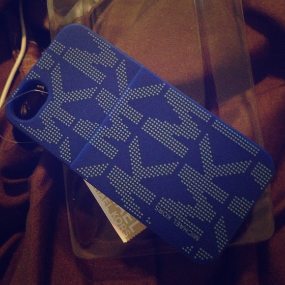 Michael Kors iPhone 5 silicone case with pocket