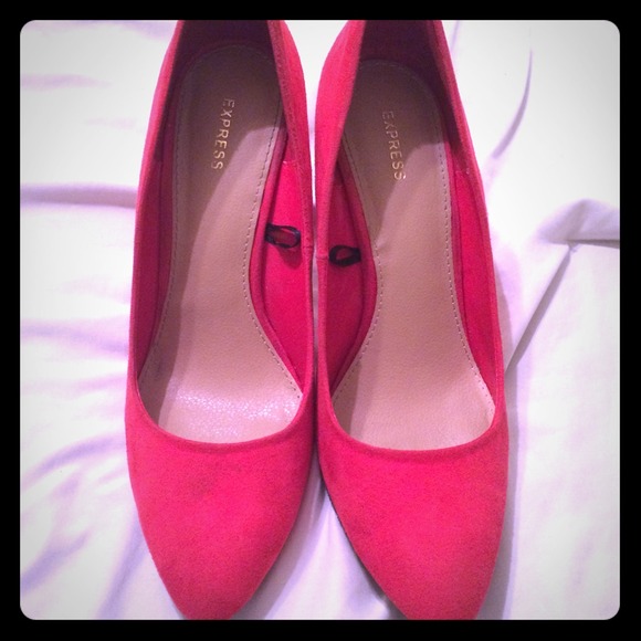 Express Red Shoes!