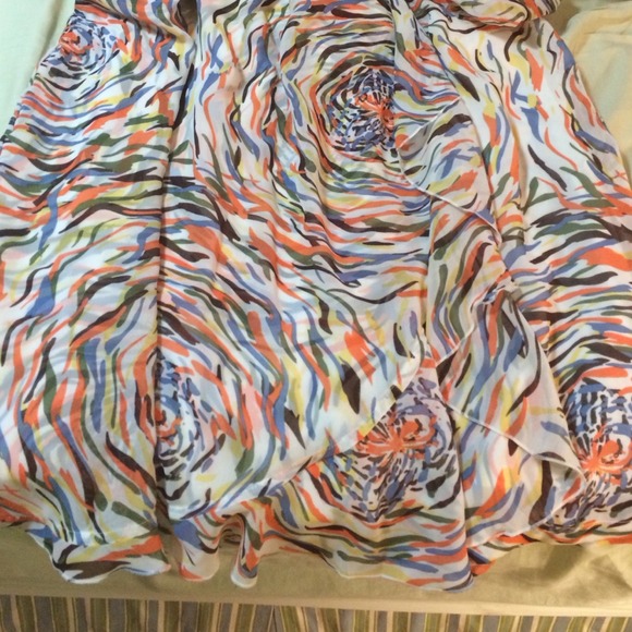 ❌Sold in Bundle❌HP 6/7🎉Multi-color print dress! - Picture 4 of 4