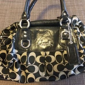 Silver buckle, white and camel leather soho bag