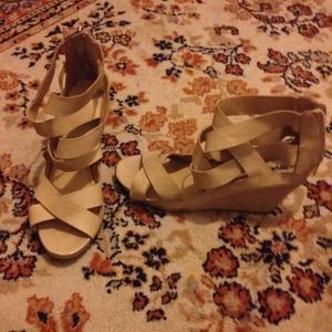 Nude wedges