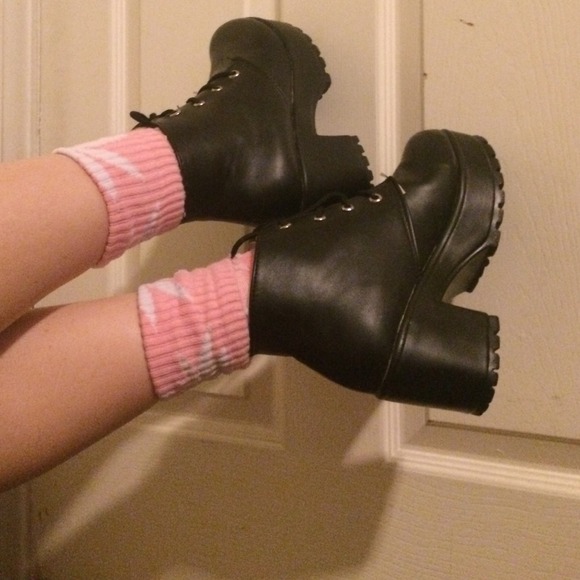 Super cute platform shoes - Picture 2 of 4