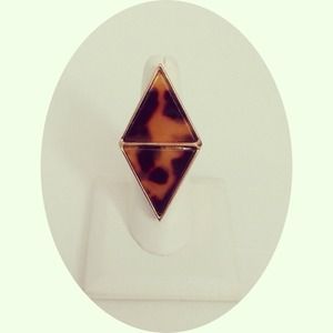 Tortoise diamond ring