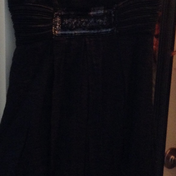 Little black dress with silver detail in middle - Picture 3 of 4