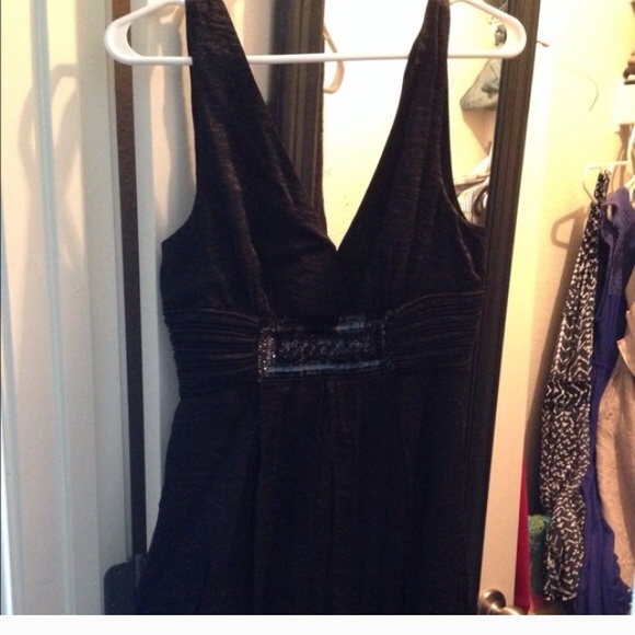 Little black dress with silver detail in middle - Picture 4 of 4