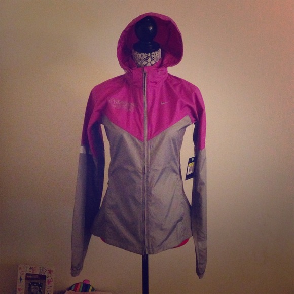 Nike running women's marathon 2013 windbreaker