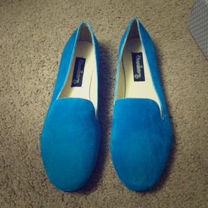 Bright blue loafers 💙