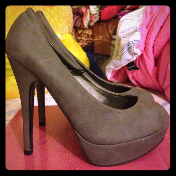 Wet Seal heels👠👠