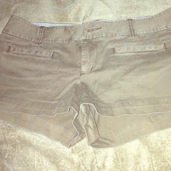 American eagle dark khaki/brown shorts